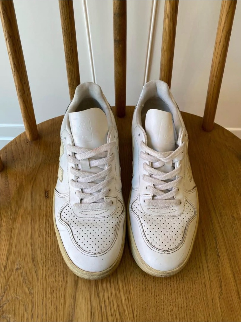 Off-white vejas